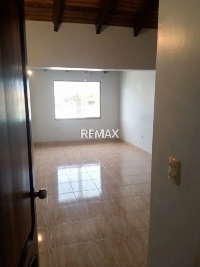 Hermosa Casa a la Venta en la Urbanizacion VILLA MORA - 7