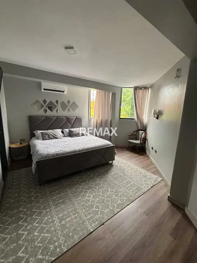 EN VENTA MODERNO TOWNHOUSE AMOBLADO EN LA URB. EL BOSQUE - 14