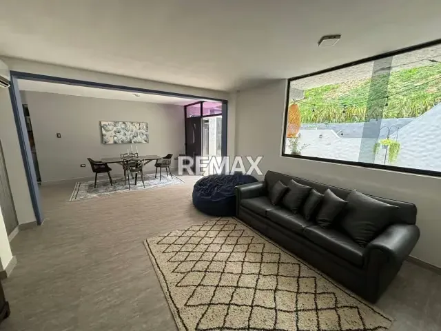 EN VENTA MODERNO TOWNHOUSE AMOBLADO EN LA URB. EL BOSQUE - 4