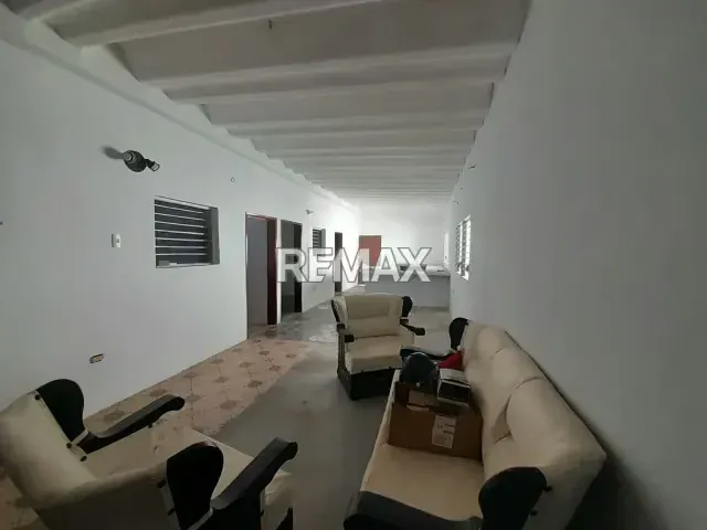 EN VENTA TERRENO CON BIENHECHURIA A ESCASOS METROS DE LA AVENIDA PRINCIPAL EN EL CASCO CENTRAL DE TUCACAS - 4