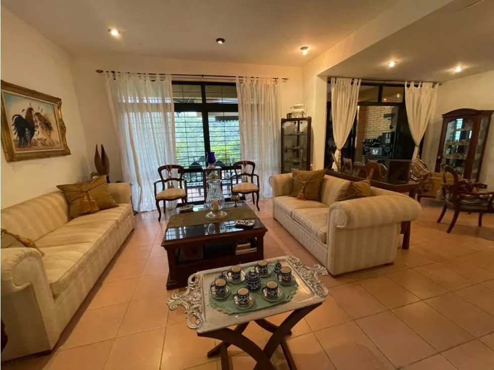 Se vende casa 380m2 Monteclaro Laguna - Los Teques 1700 - 12
