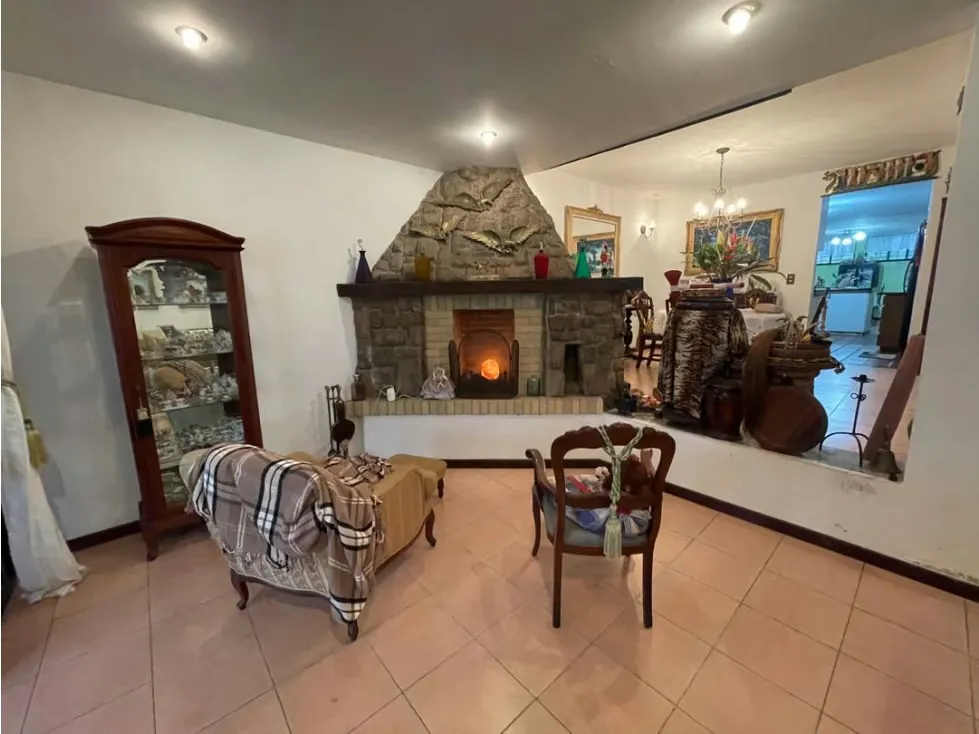 Se vende casa 380m2 Monteclaro Laguna - Los Teques 1700 - 16