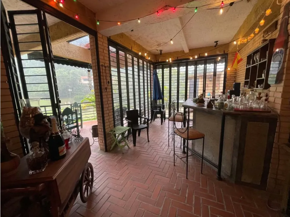 Se vende casa 380m2 Monteclaro Laguna - Los Teques 1700 - 18