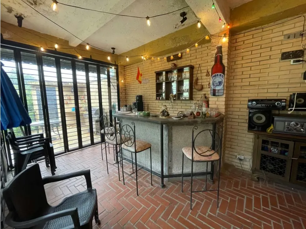 Se vende casa 380m2 Monteclaro Laguna - Los Teques 1700 - 19