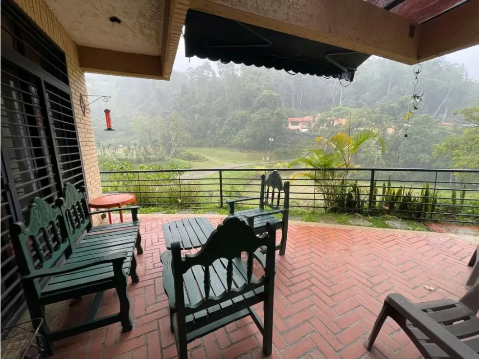 Se vende casa 380m2 Monteclaro Laguna - Los Teques 1700 - 22