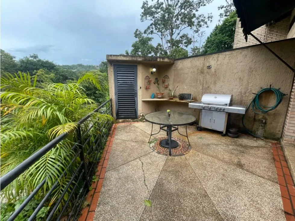 Se vende casa 380m2 Monteclaro Laguna - Los Teques 1700 - 24