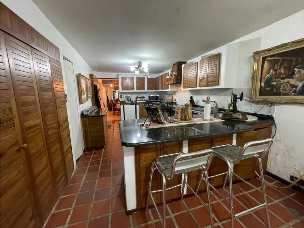 Se vende casa 380m2 Monteclaro Laguna - Los Teques 1700 - 27