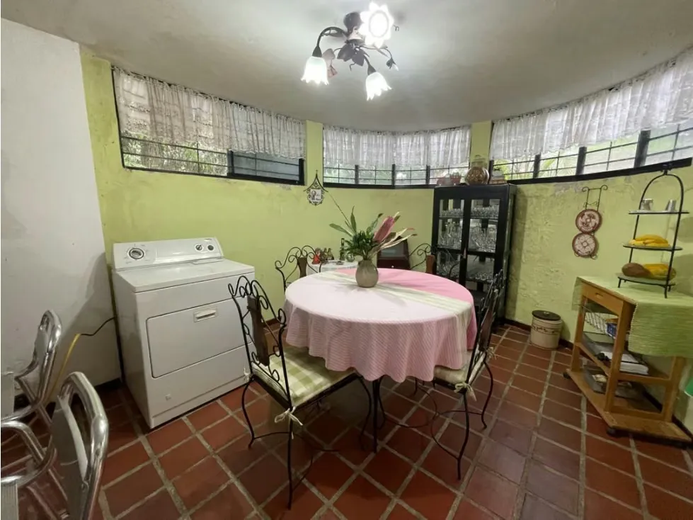 Se vende casa 380m2 Monteclaro Laguna - Los Teques 1700 - 28