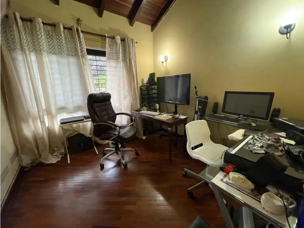 Se vende casa 380m2 Monteclaro Laguna - Los Teques 1700 - 38