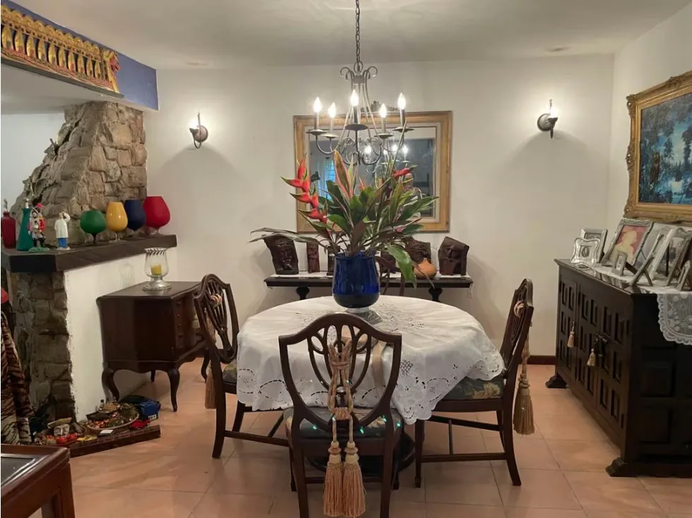 Se vende casa 380m2 Monteclaro Laguna - Los Teques 1700 - 9