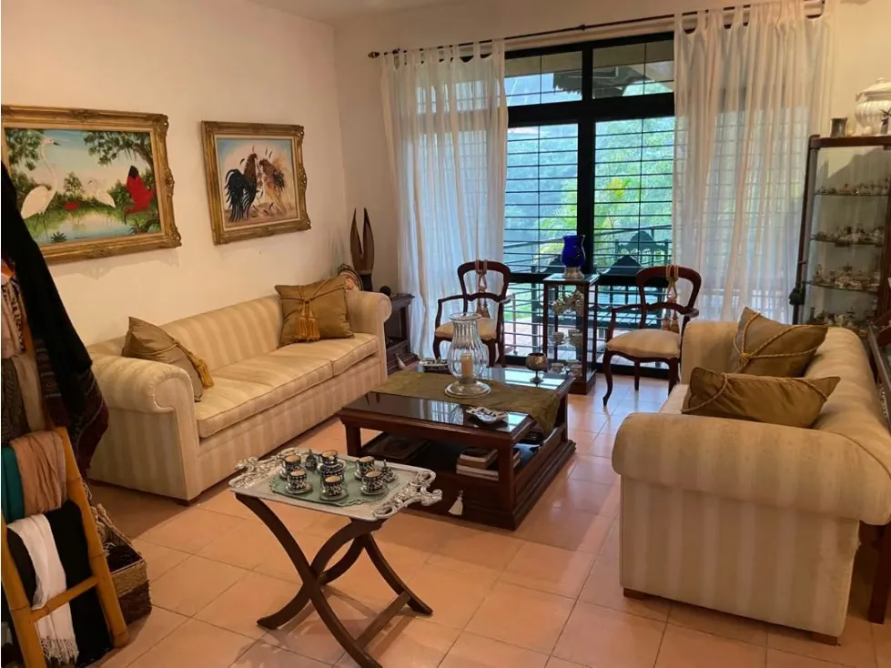 Se vende casa 380m2 Monteclaro Laguna - Los Teques 1700 - 10