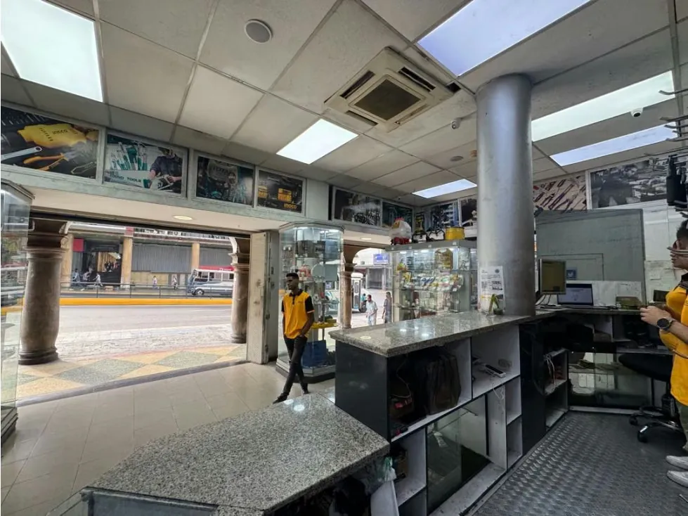 VENDO Local 127m2 2B AV. BARALT - 6
