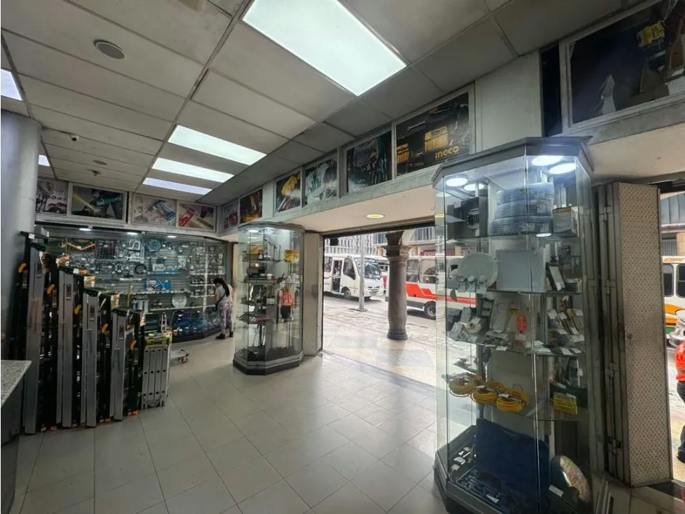 VENDO Local 127m2 2B AV. BARALT - 8