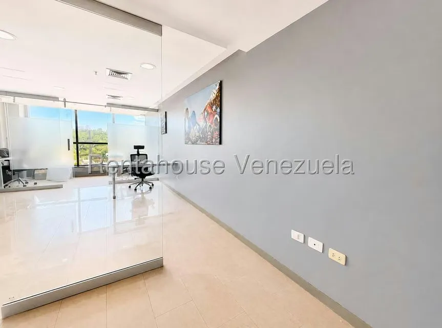 Local Comercial en Alquiler en La Lagunita Country Club, Distrito Metropolitano