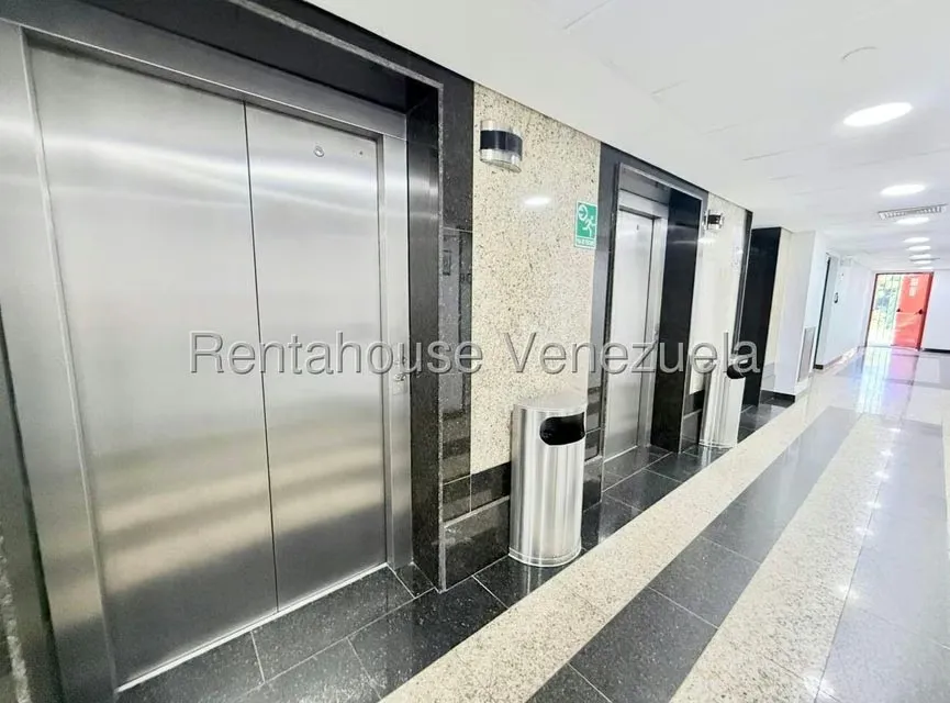 Local Comercial en Alquiler en La Lagunita Country Club, Distrito Metropolitano - 24