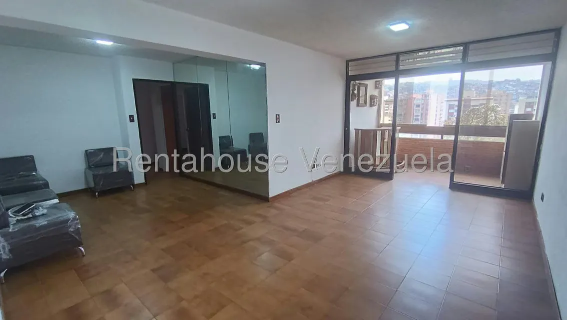 Apartamento (1 Nivel) en Venta en La Urbina, Distrito Metropolitano - 2