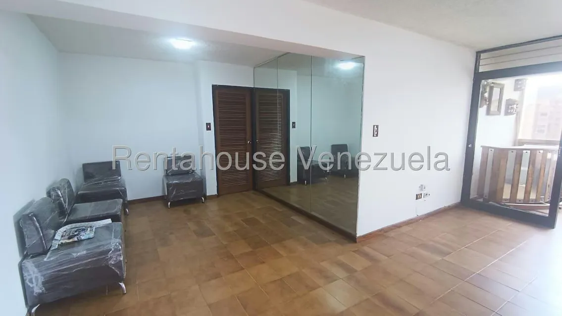 Apartamento (1 Nivel) en Venta en La Urbina, Distrito Metropolitano - 3