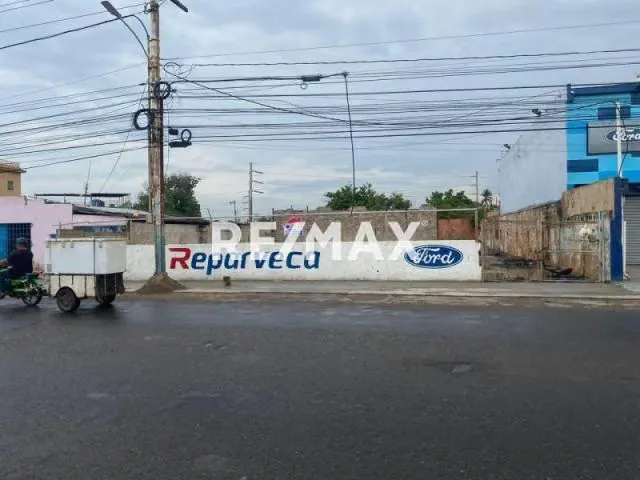 TERRENO EN VENTA UBICADO EN LA AVENIDA AMPARÓ - 2