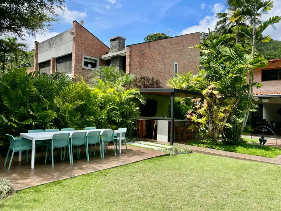Se vende casa 720m² 4h+2s/4b+s/4p Colinas de Tamanaco - 2