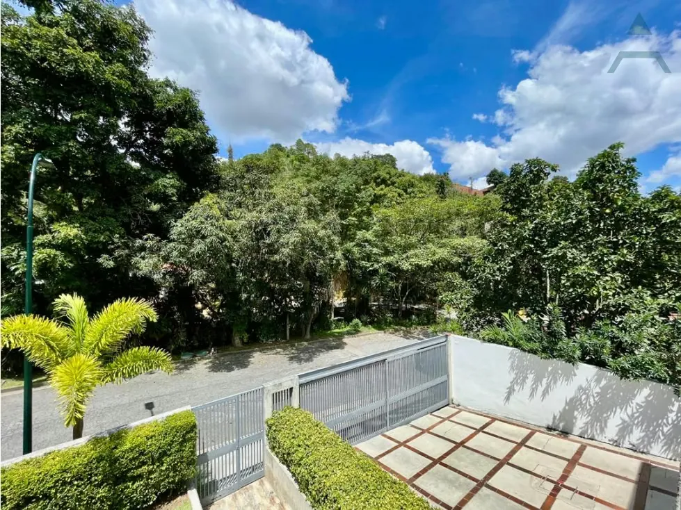 Se vende casa 720m² 4h+2s/4b+s/4p Colinas de Tamanaco - 4