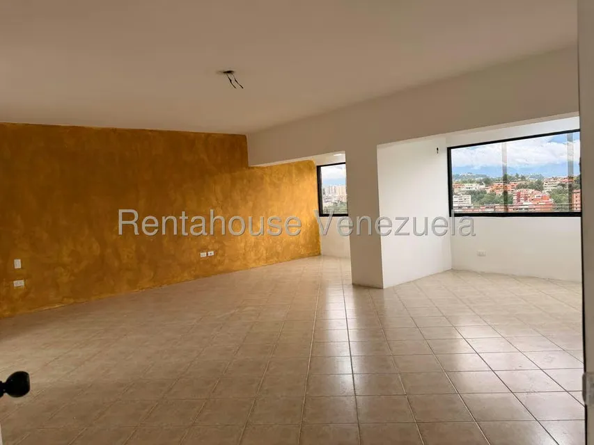 Apartamento (Duplex) en Alquiler en Las Esmeraldas, Distrito Metropolitano - 11