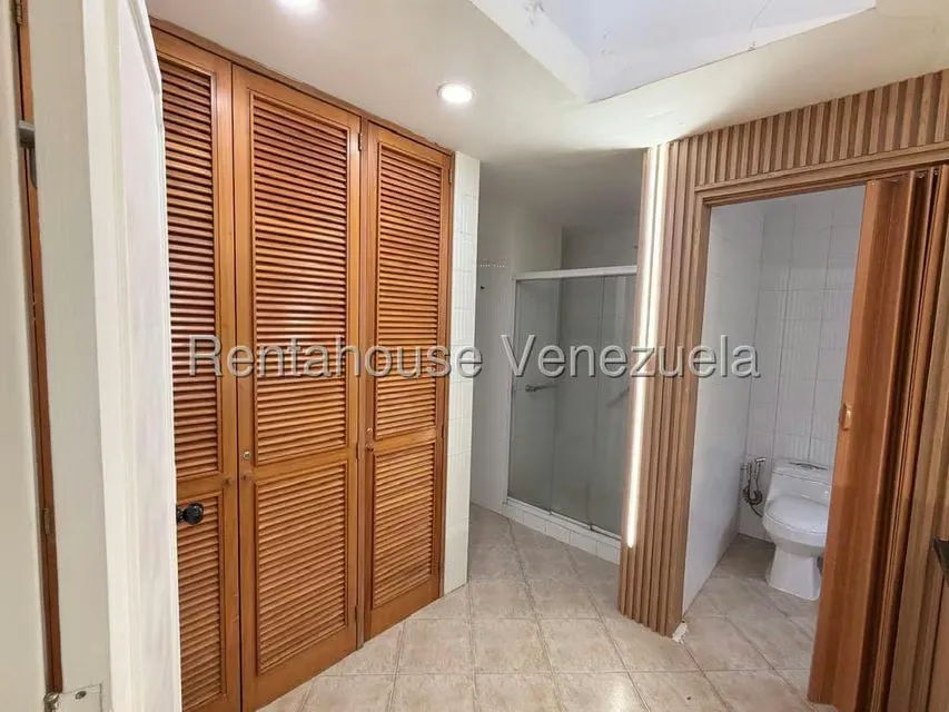 Apartamento (Duplex) en Alquiler en Las Esmeraldas, Distrito Metropolitano - 14