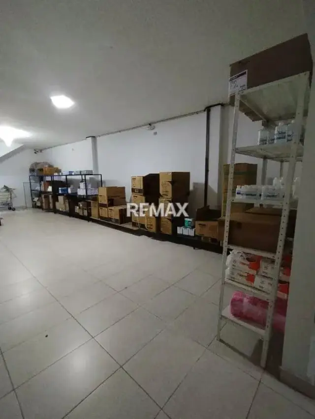 En alquiler local para depósito u oficina en San Juan de Colón