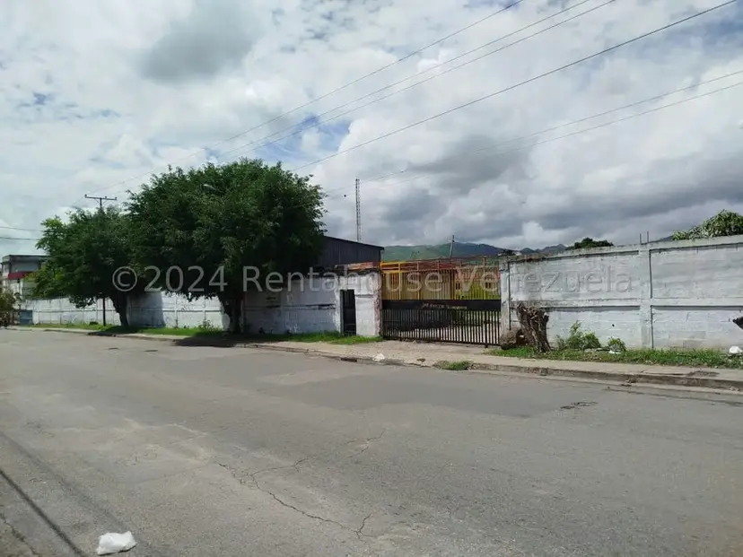 Terreno (Comercial) en Venta en Las Flores, Miranda