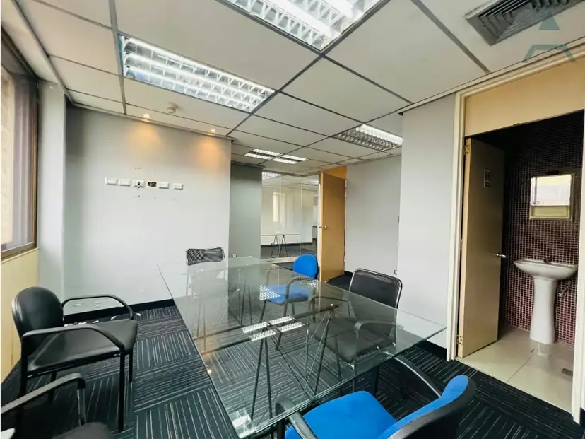 Se alquila Oficina 130m² Chuao