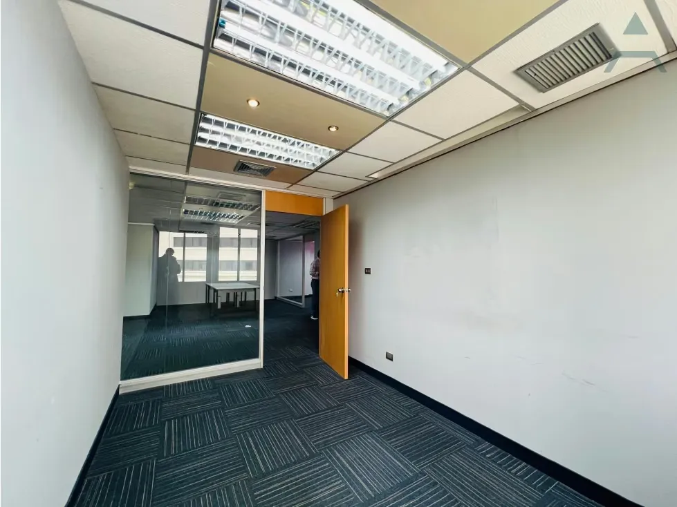 Se alquila Oficina 130m² Chuao - 10