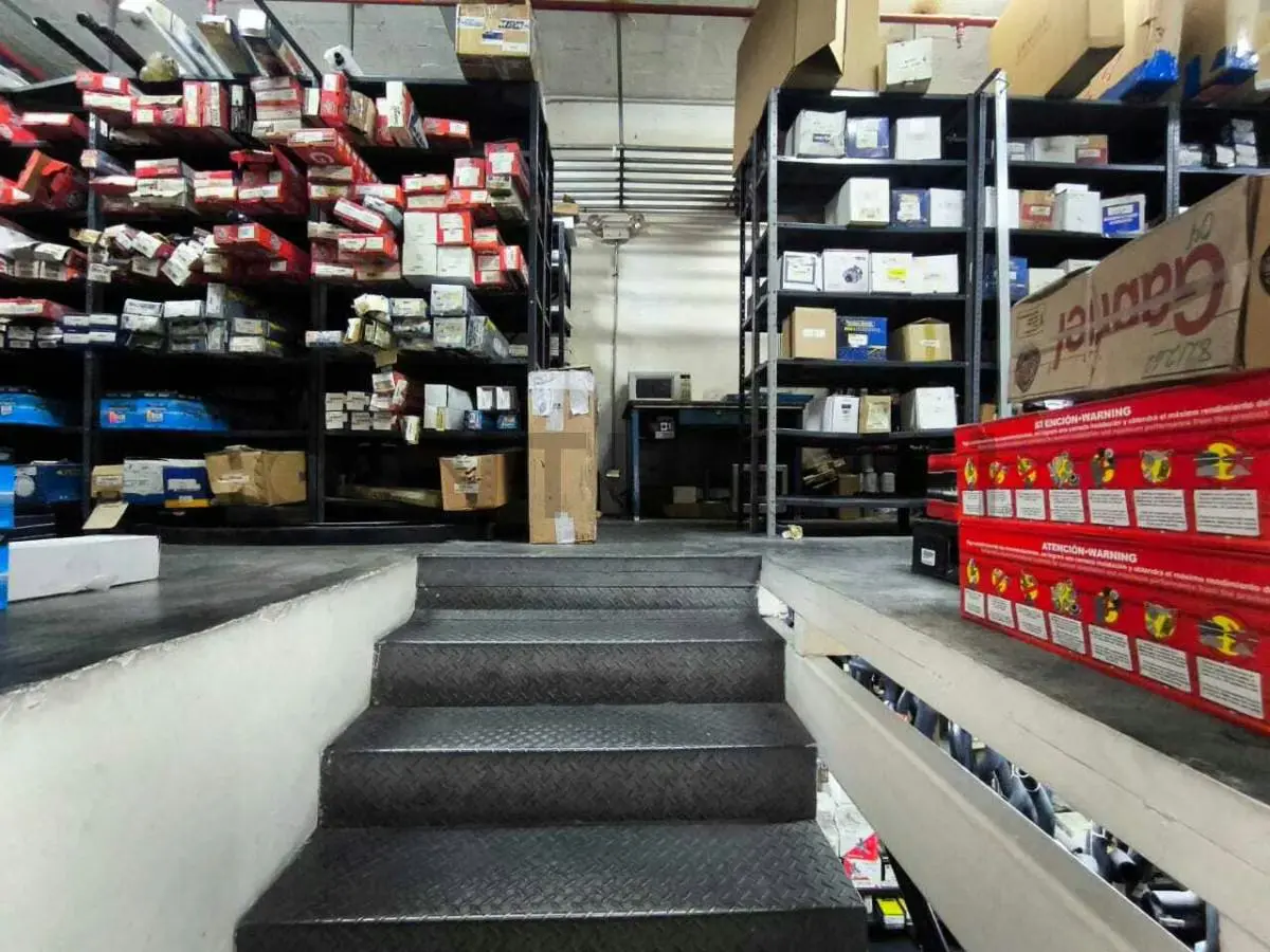 Local comercial de 210 m² en la avenida Casanova, Sabana Grande - 7