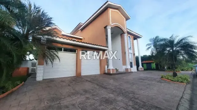 Se Vende Casa en San Miguel, Etapa III