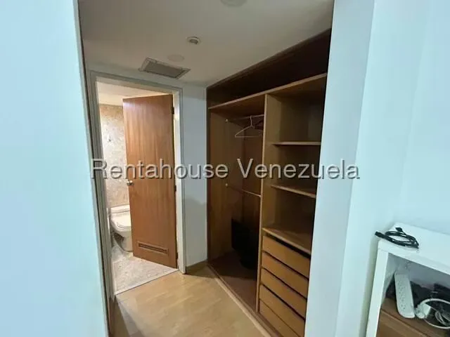 Apartamento (1 Nivel) en Alquiler en La Castellana, Distrito Metropolitano - 4
