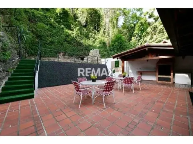 Hermosa casa en venta ubicada en Cumbre de Curumo BARUTA - 19