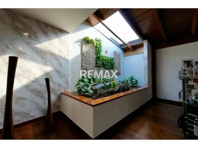 Hermosa casa en venta ubicada en Cumbre de Curumo BARUTA - 2