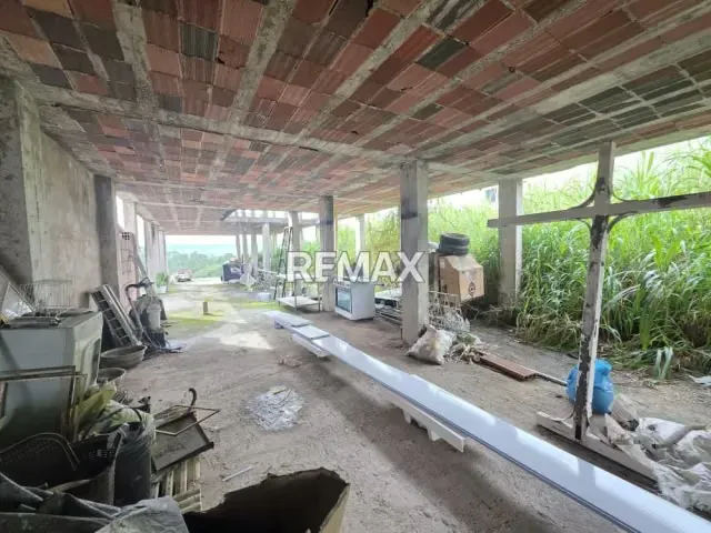 En venta parcela ubicada en la urbanización Colinas de Pirineos - 12