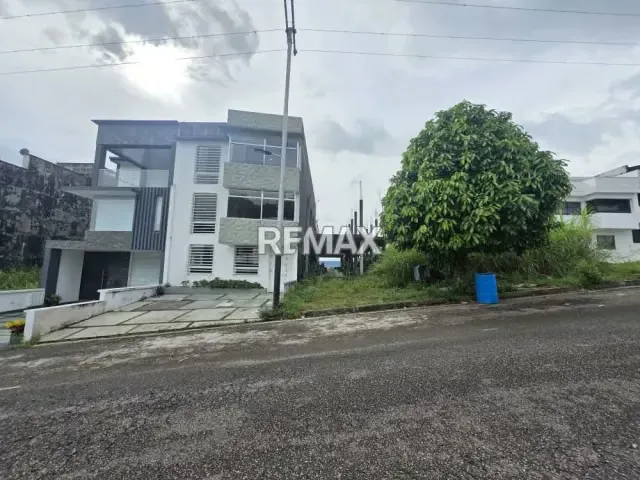 En venta parcela ubicada en la urbanización Colinas de Pirineos - 5