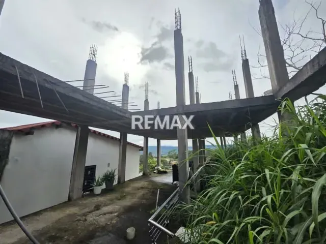 En venta parcela ubicada en la urbanización Colinas de Pirineos - 8