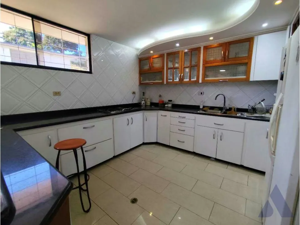 Se Vende Casa en Calle Cerrada 700m2 Prados del Este Para Actualizar - 17