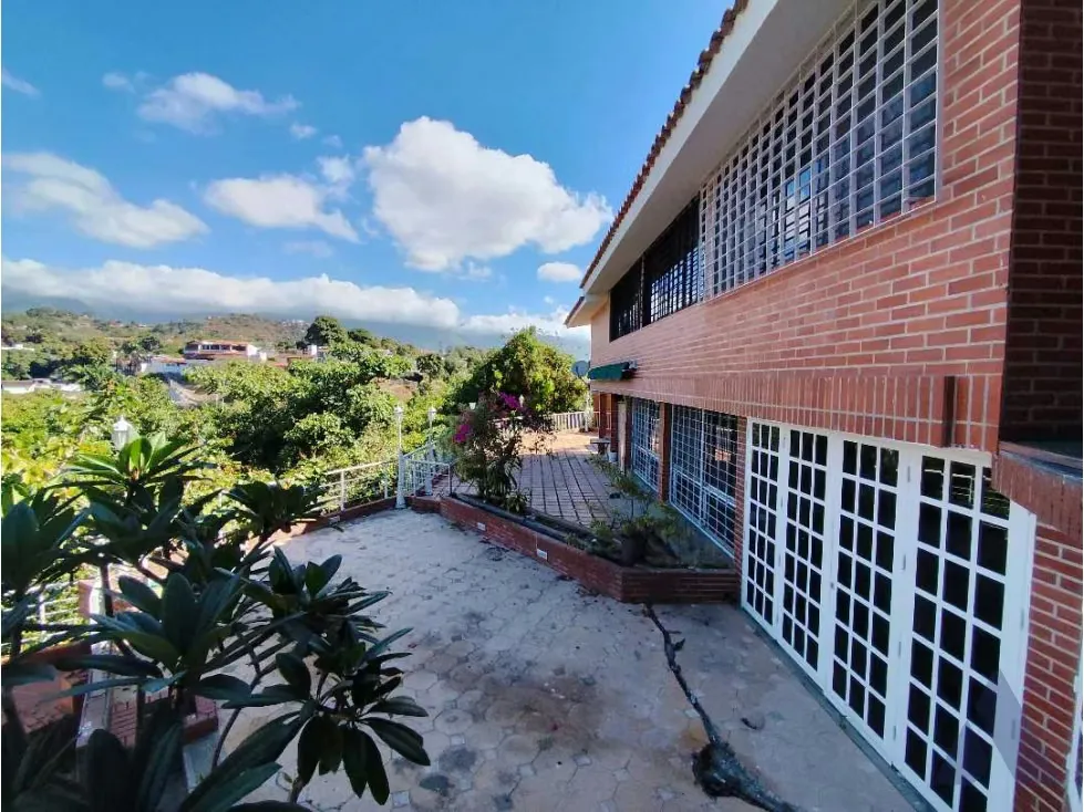 Se Vende Casa en Calle Cerrada 700m2 Prados del Este Para Actualizar - 19