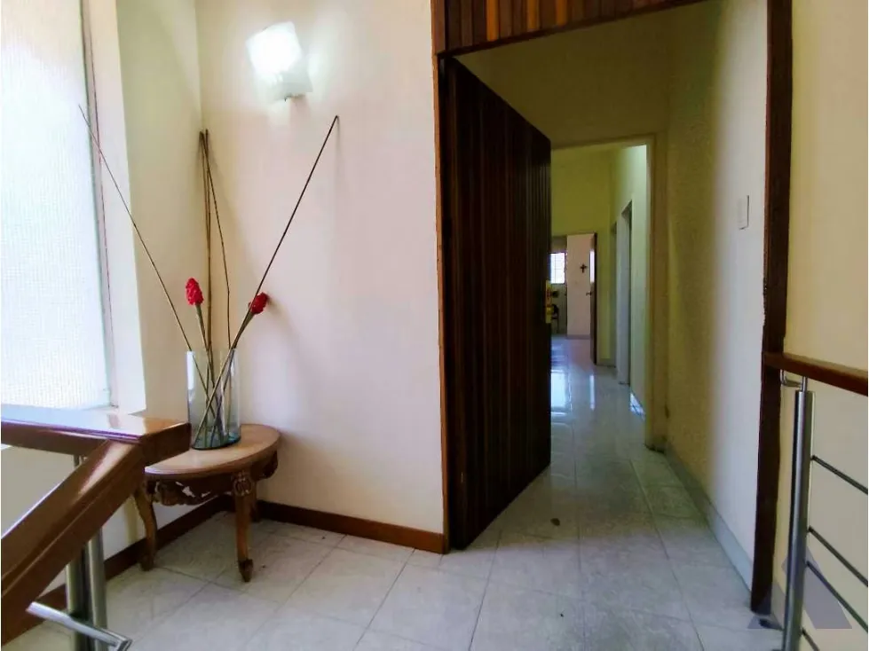 Se Vende Casa en Calle Cerrada 700m2 Prados del Este Para Actualizar - 24