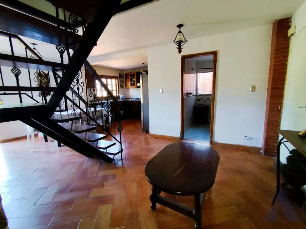 Se Vende Casa en Calle Cerrada 700m2 Prados del Este Para Actualizar - 39