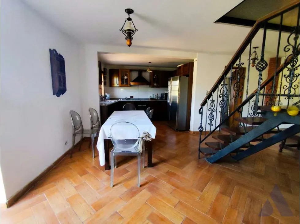 Se Vende Casa en Calle Cerrada 700m2 Prados del Este Para Actualizar - 41