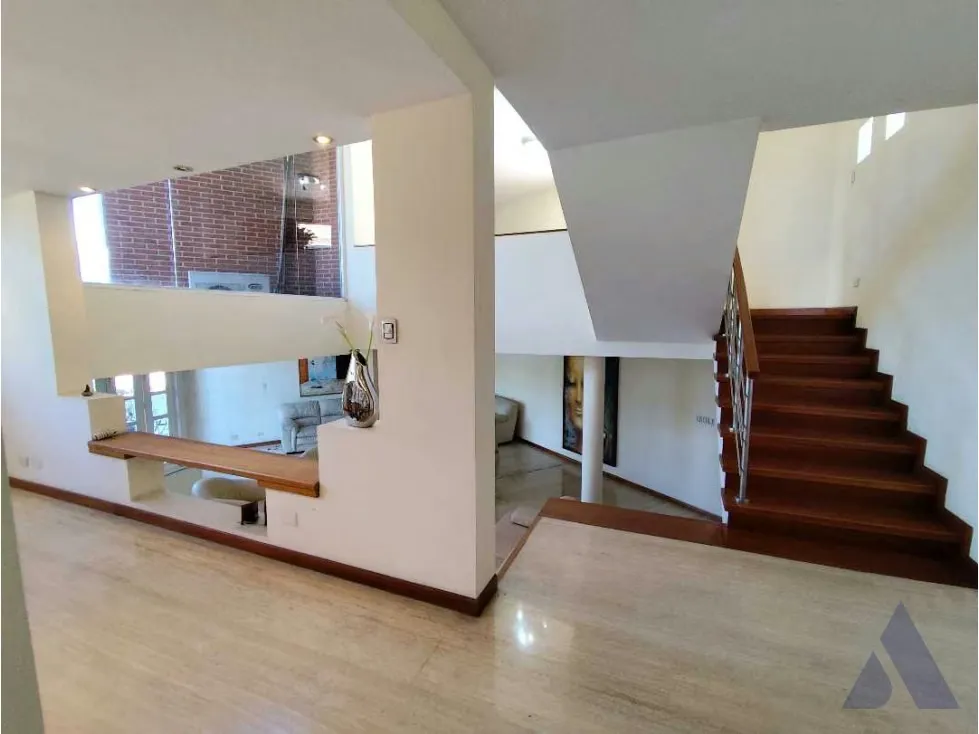 Se Vende Casa en Calle Cerrada 700m2 Prados del Este Para Actualizar - 10