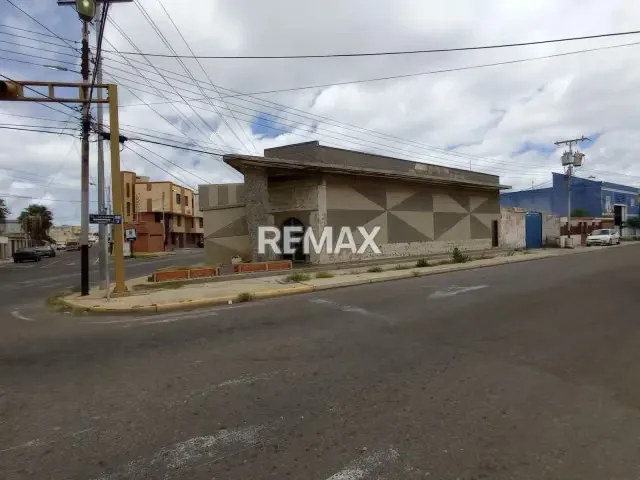 Local en Alquiler, Av Coro, Santa Irene. - 9