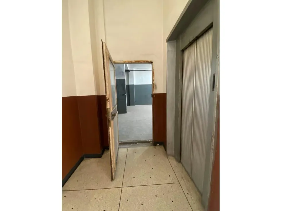 Vendo galpón c/ local 707+615 m2 Alta Vista Catia 1083 - 24