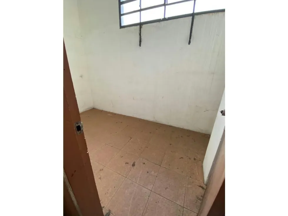 Vendo galpón c/ local 707+615 m2 Alta Vista Catia 1083 - 25