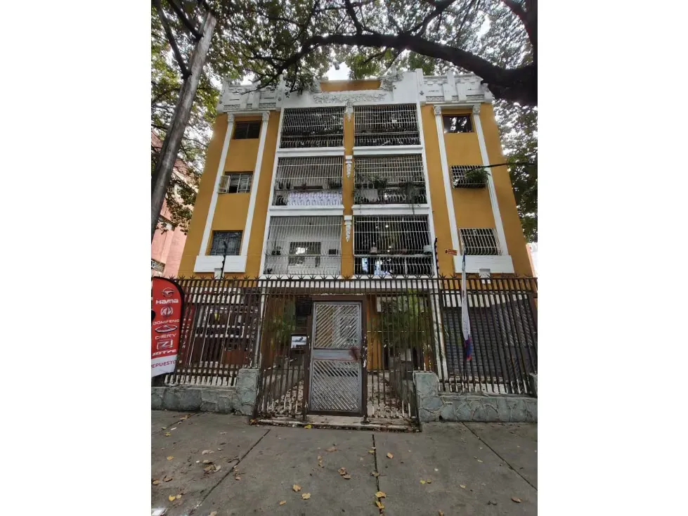 ✨ EXCELENTE APARTAMENTO REMODELADO EN LOS CHAGUARAMOS ✨