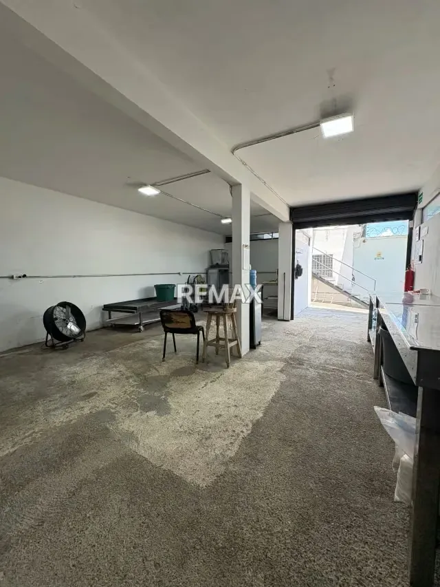 En Venta Oficinas con almacén en cabudare fácil acceso a la Av. Intercomunal - 16