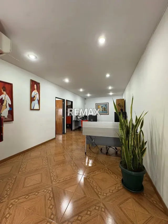En Venta Oficinas con almacén en cabudare fácil acceso a la Av. Intercomunal - 4